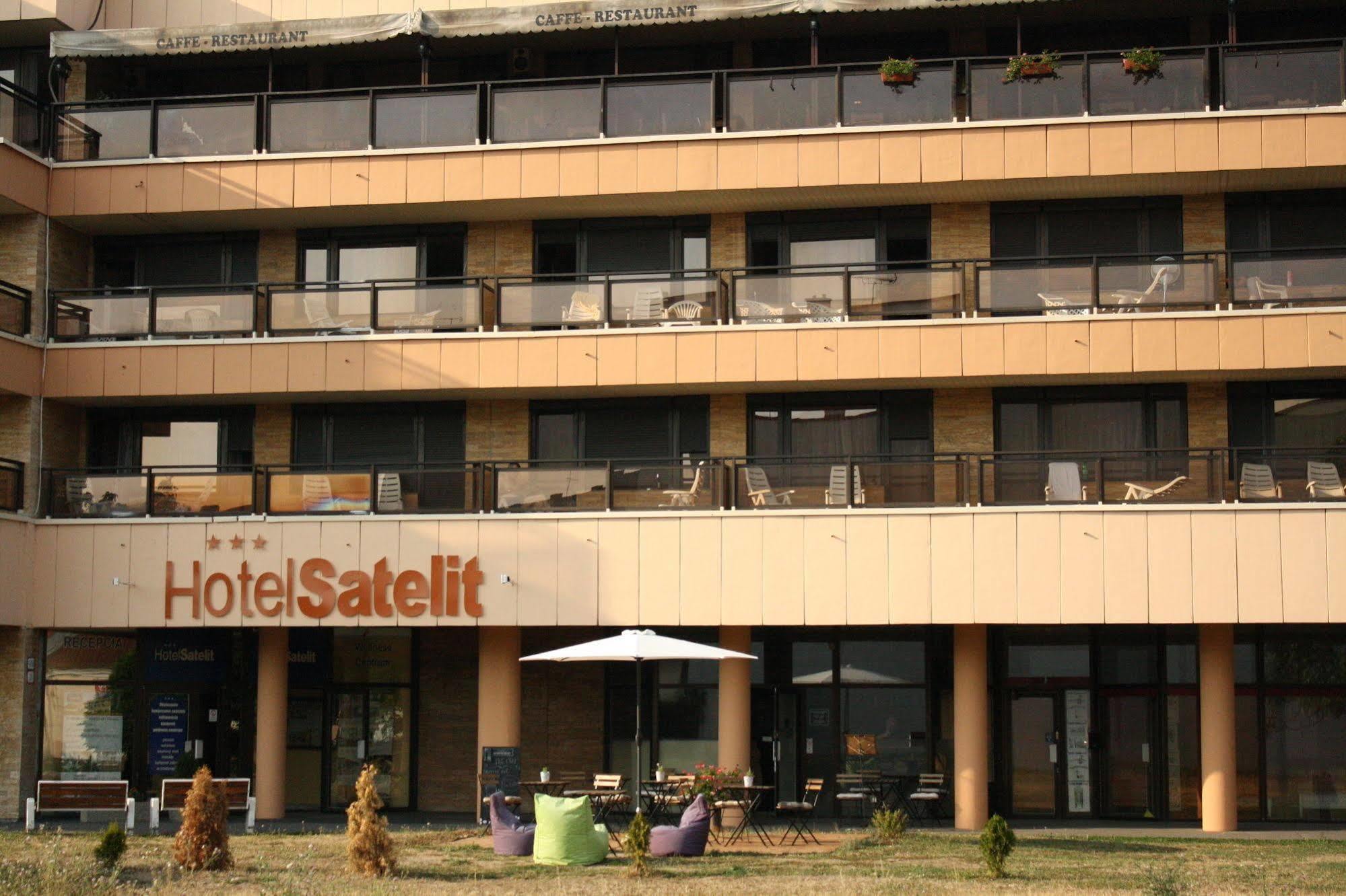 Hotel Satelit Piest'any Exterior photo